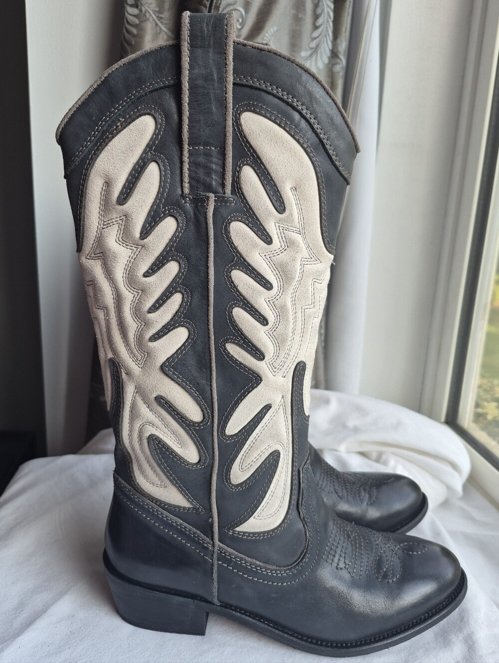 ALDO Almarza Leather Cowboy Boots Black & Beige Size 8 From 2014